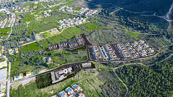 Студия 60 м2 с собственным садом 10 м2 в новом комплексе с видом на море и горы 