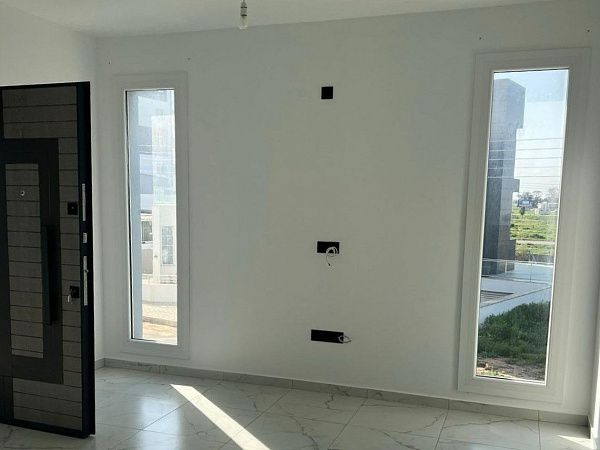 4-комнатные апартаменты 125 м2 возле торгового центра