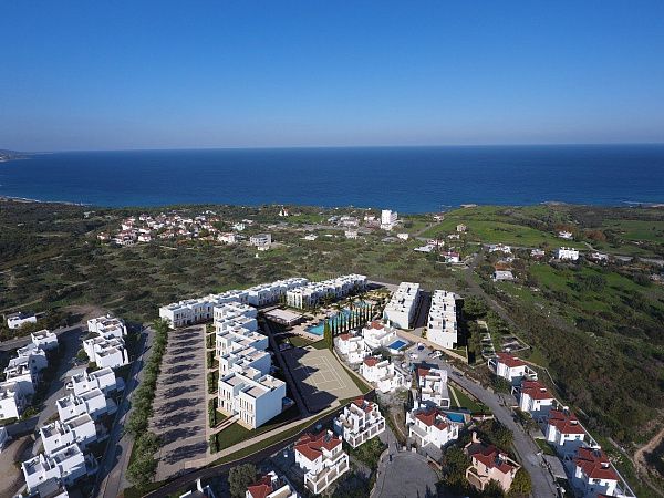 3-комнатные апартаменты 80 м2 с садом 91 м2 в 650 метрах от моря