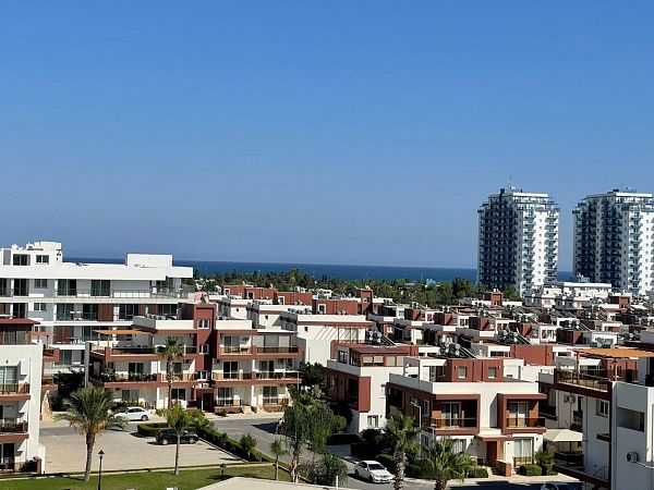 Готовая трехкомнатная квартира 86 м2 в красивом комплексе в Искеле
