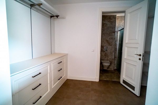 Квартира 4+1 (230 м2) с частным бассейном в Беллапаисе