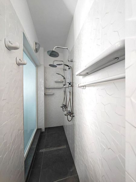 4-комнатная вилла 160 м2 с участком и террасой в 350 метрах от пляжа
