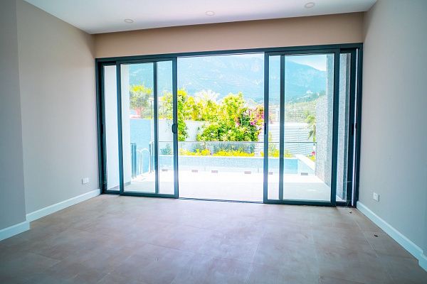 Квартира 4+1 (230 м2) с частным бассейном в Беллапаисе