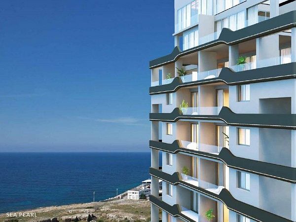 Трехкомнатная квартира 89 м2 с террасой и видом на Киренийский замок