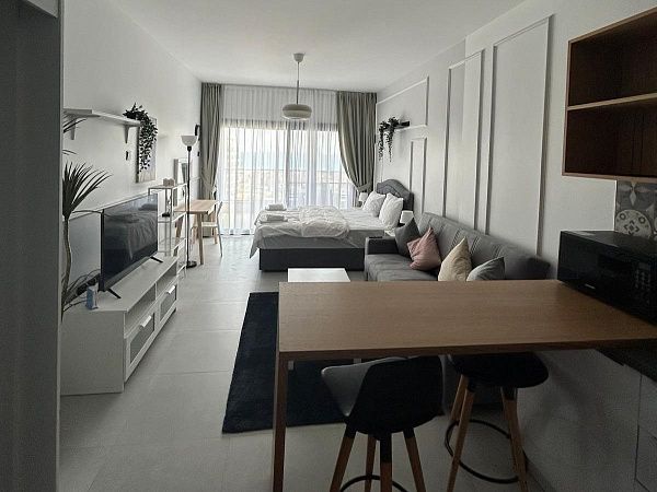 Студия 50м2 с террасой 9м2 недалеко от пляжа
