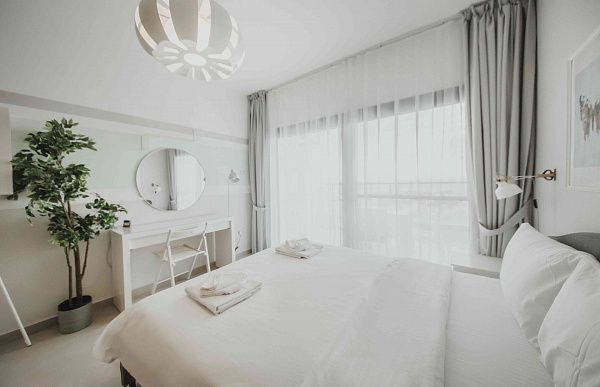 Студия 50 м2 c балконом 9м2