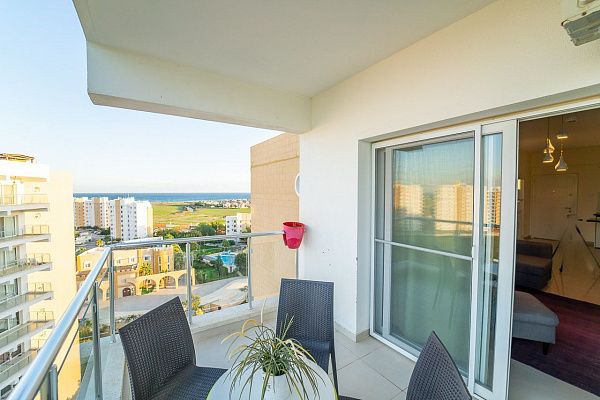 3-комнатные апартаменты 79 м2 с балконом 15 м2 в СПА-комплексе в 600 метрах от песчаного пляжа
