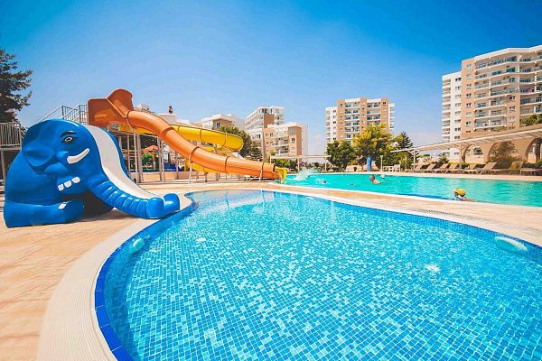 Студия 48 м2 с террасой 8 м2 в курортном комплексе