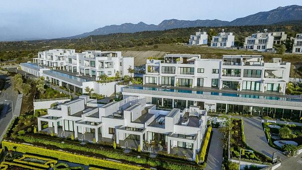 4-комнатные апартаменты 133 м2 с террасой 32 м2 и прямым видом на море в шикарном комплексе