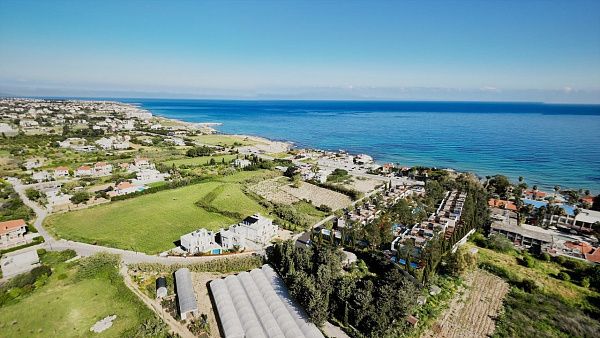 Современная вилла 2+1 (110м2) рядом с морем в новом комплексе в Лапте