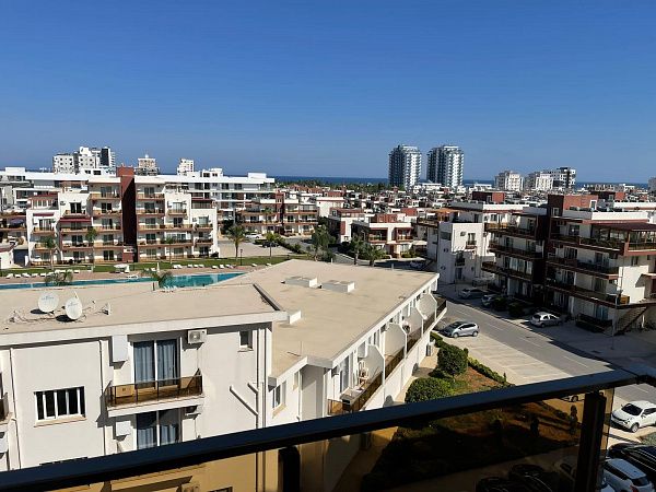 Готовая трехкомнатная квартира 86 м2 в красивом комплексе в Искеле