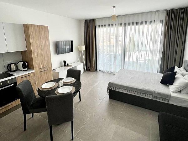 Студия 40 м2 с террасой 8 м2 в 250 метрах от пляжа!