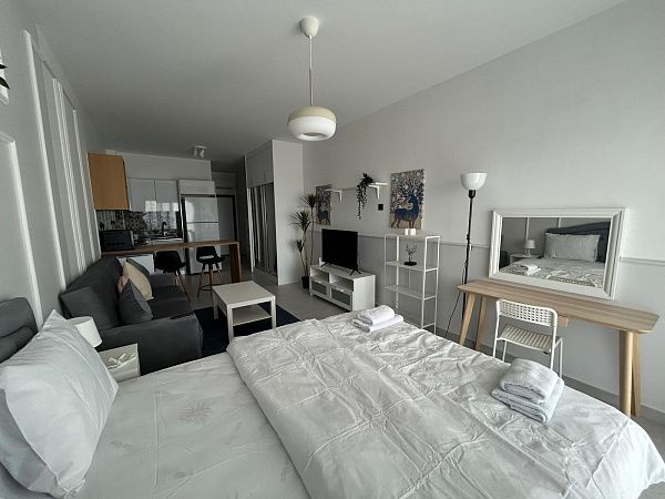 Студия 50м2 с террасой 9м2 недалеко от пляжа
