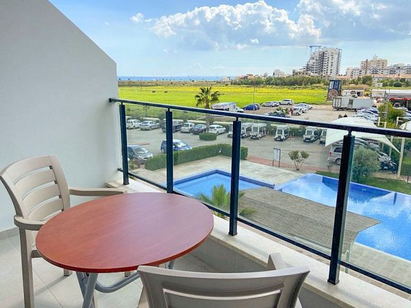 Студия 42 м2 с террасой 8 м2 в курортном комплексе