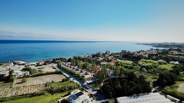 Современная вилла 2+1 (110м2) рядом с морем в новом комплексе в Лапте