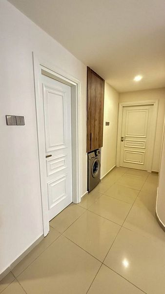 4-комнатные апартаменты 136 м2 с мебелью и техникой в центре Кирении