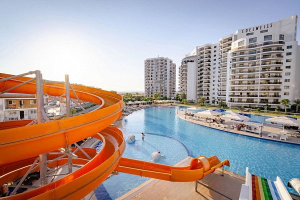 Cтудия 56 м2 с балконом в курортном комплексе 5-звёздочного уровня