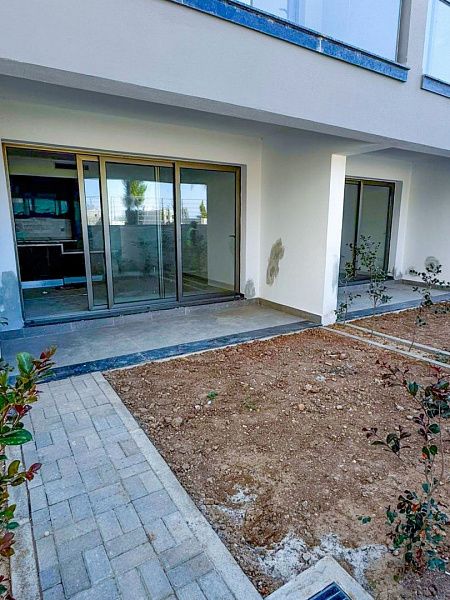 2-комнатные апартаменты 69 м2 с террасой-граунд и садом в 10 минутах от пляжа