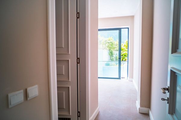 Квартира 4+1 (230 м2) с частным бассейном в Беллапаисе