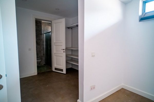 Квартира 4+1 (230 м2) с частным бассейном в Беллапаисе