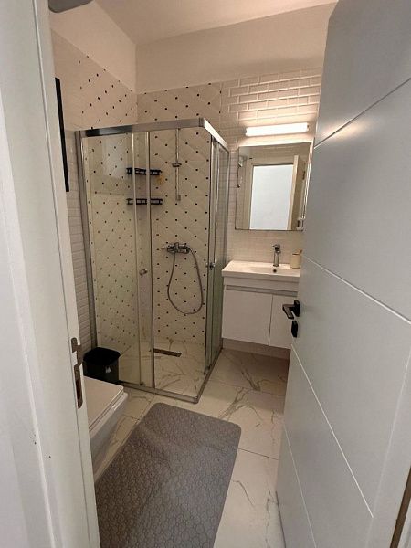 Студия 52 м2 с балконом 8 м2, мебелью и техникой в курортном комплексе