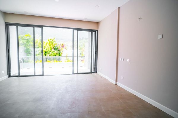 Квартира 4+1 (230 м2) с частным бассейном в Беллапаисе