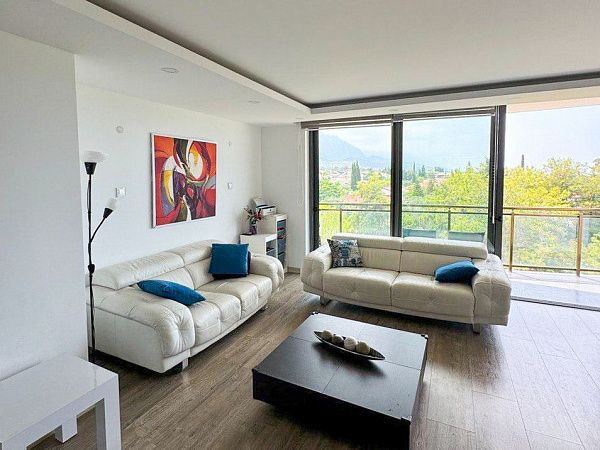 4-комнатные апартаменты 150 м2 в роскошном комплексе в центре Кирении