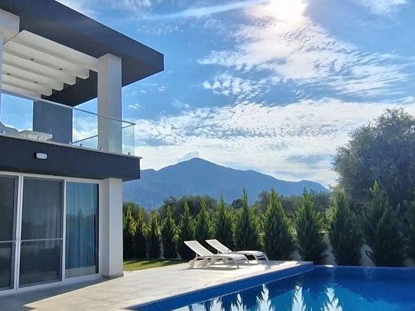 5-комнатнатная вилла 200 м2 с бассейном