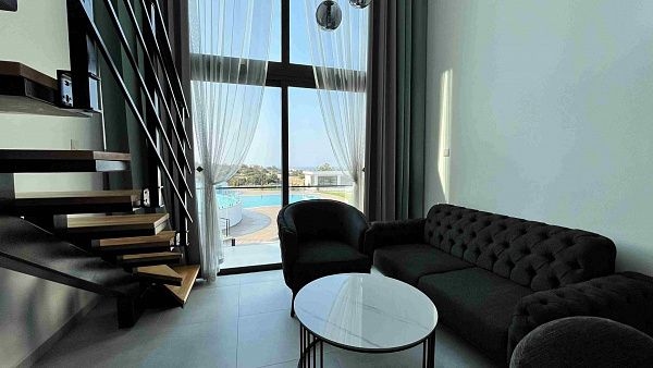 3-комнатный loft пентхаус 71 м2 с террасой на крыше 35 м2 в 350 метрах от моря 