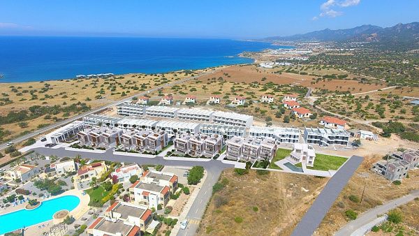 3-комнатные апартаменты 90 м2 с садом в новом комплексе в Эсентепе