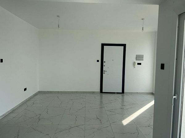 4-комнатные апартаменты 125 м2 возле торгового центра