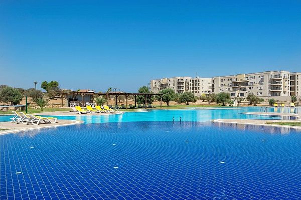 4-комнатные апартаменты 120 м2 с собственным приватным бассейном в СПА - комплексе в 100 метрах от песчаного пляжа