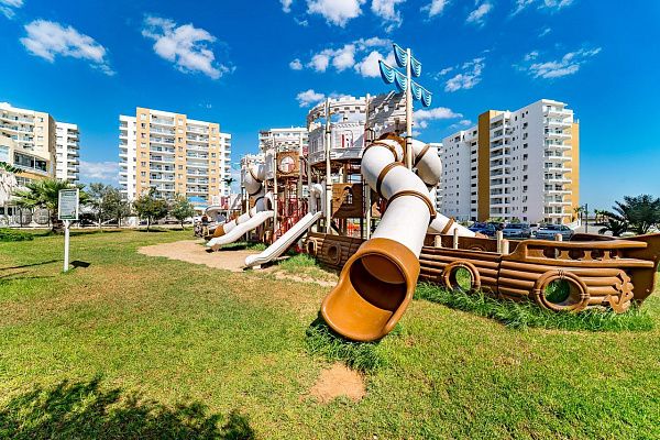 3-комнатные апартаменты 79 м2 с балконом 15 м2 в СПА-комплексе в 600 метрах от песчаного пляжа
