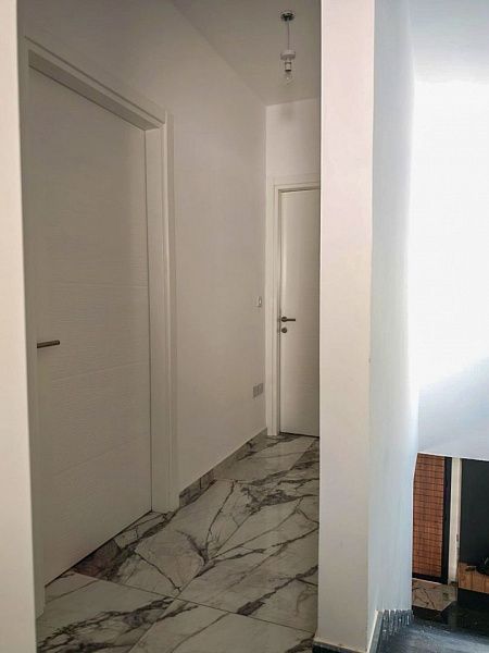 4-комнатная вилла 160 м2 с участком и террасой в 350 метрах от пляжа