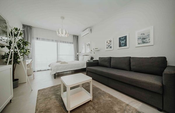 Студия 50 м2 c балконом 9м2