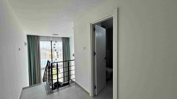 3-комнатный loft пентхаус 71 м2 с террасой на крыше 35 м2 в 350 метрах от моря 