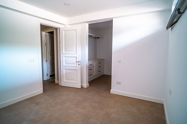 Квартира 4+1 (230 м2) с частным бассейном в Беллапаисе
