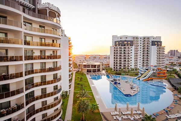 2-комнатные апартаменты 63 м2 с балконом в курортном комплексе 5-звёздочного уровня