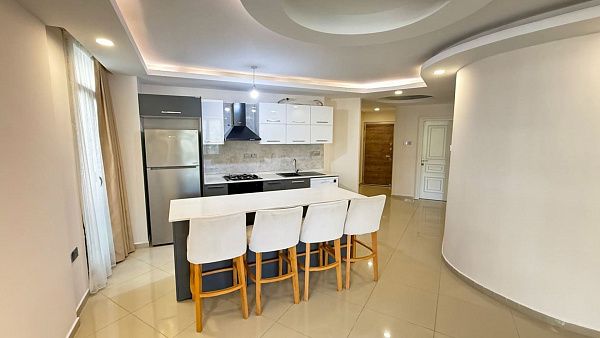 4-комнатные апартаменты 136 м2 с мебелью и техникой в центре Кирении