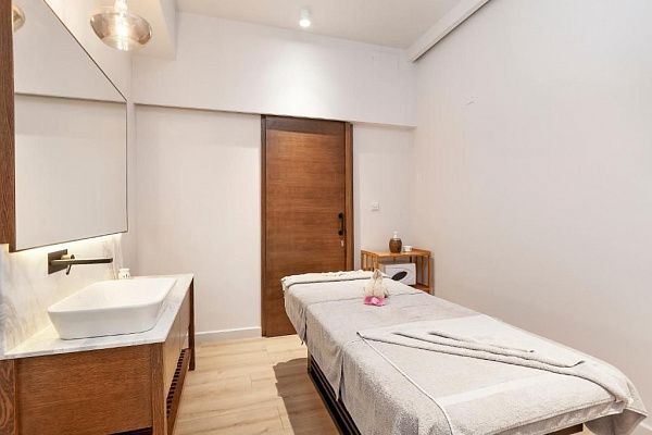 2-комнатные апартаменты 64 м2 с террасой 30 м2 и прямым видом на море из спальни!
