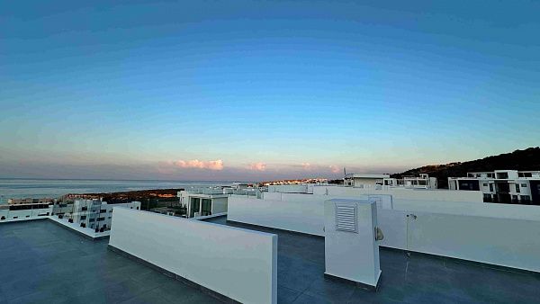 3-комнатный loft пентхаус 71 м2 с террасой на крыше 35 м2 в 350 метрах от моря 