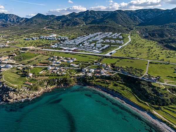 Студия 46 м2 с балконом 6 м2 в комплексе у моря