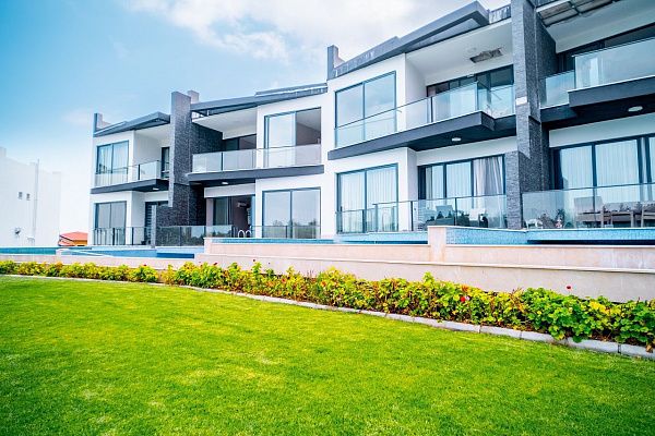 Квартира 4+1 (230 м2) с частным бассейном в Беллапаисе